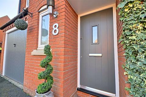 8 Falmouth, Worcester, WR4 0TE
