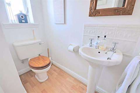 8 Falmouth, Worcester, WR4 0TE