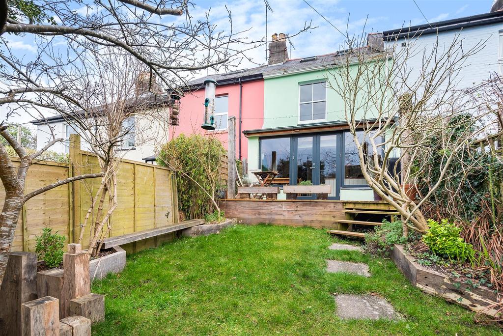 Western Terrace, Collins Road, Totnes 2 bed terraced house £400,000
