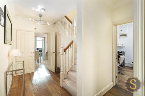 2a Fernhills, Hunton Bridge, Kings Langley, WD4 8PT