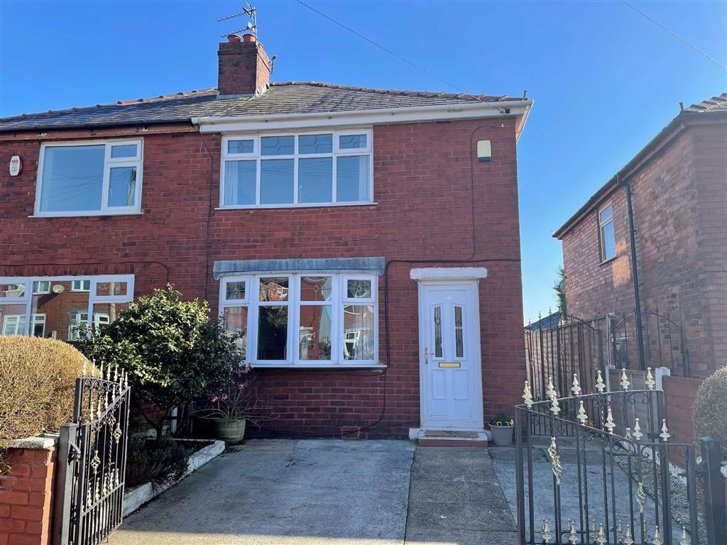 Laxey Crescent, Leigh 3 bed semidetached house £120,000