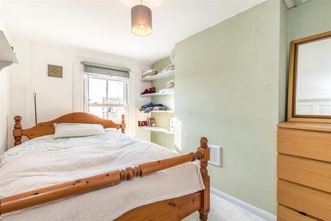 9 Cotswold Street, London, SE27 0DW