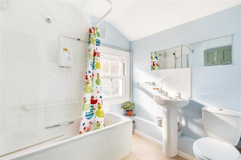 9 Cotswold Street, London, SE27 0DW