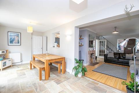 20 Graylands, Theydon Bois, Epping, CM16 7LB