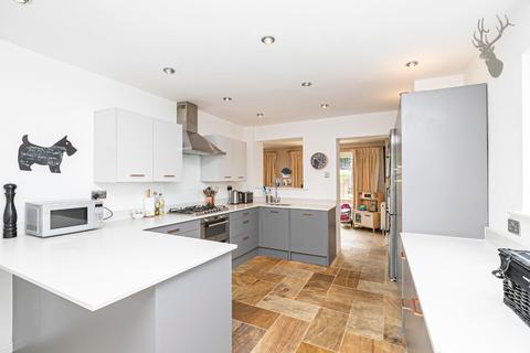 20 Graylands, Theydon Bois, Epping, CM16 7LB