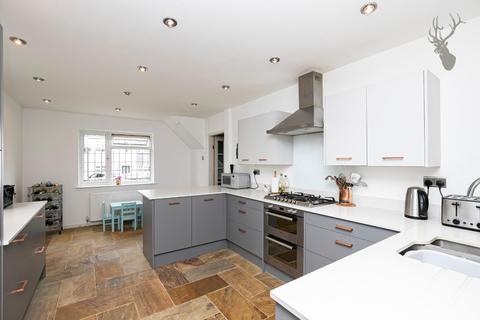 20 Graylands, Theydon Bois, Epping, CM16 7LB