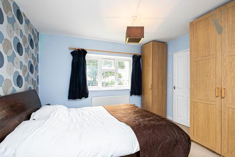 20 Graylands, Theydon Bois, Epping, CM16 7LB