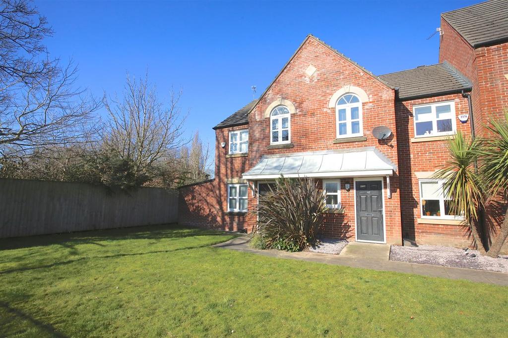 Viscount Drive, Rhodes, Middleton 3 bed mews £210,000
