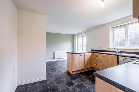 8 Imperial Close, Bailiff Bridge, Brighouse, HD6 4DF