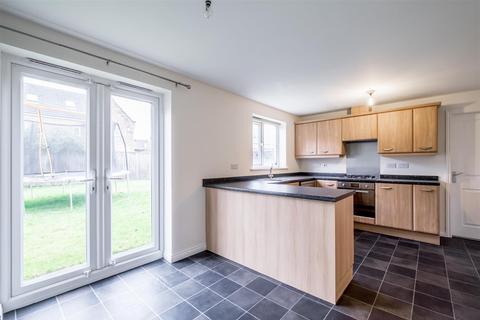 8 Imperial Close, Bailiff Bridge, Brighouse, HD6 4DF