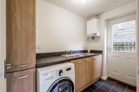 8 Imperial Close, Bailiff Bridge, Brighouse, HD6 4DF