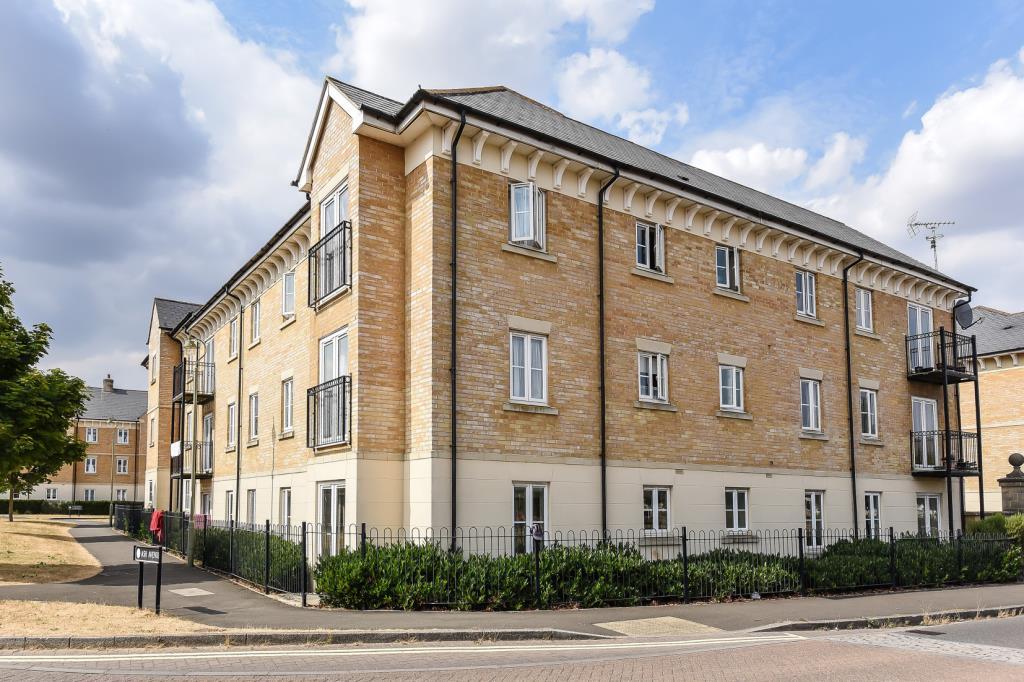 Shilton Park, Carterton, Oxfordshire, OX18 2 bed flat £165,000