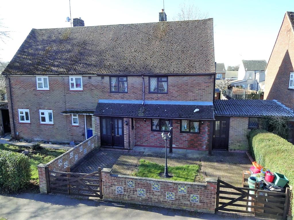 Manor Park, Houghton Regis... 3 bed semidetached house £310,000