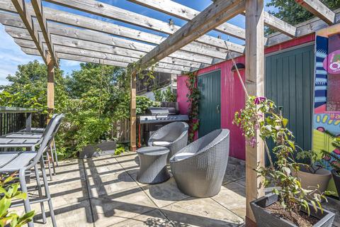 46 Woodland Road, London, SE19 1NT