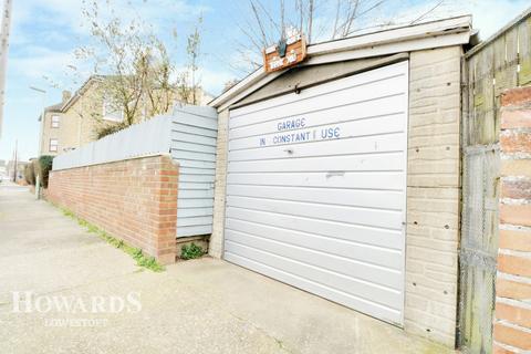 28 Beckham Road, Lowestoft, NR32 2BY