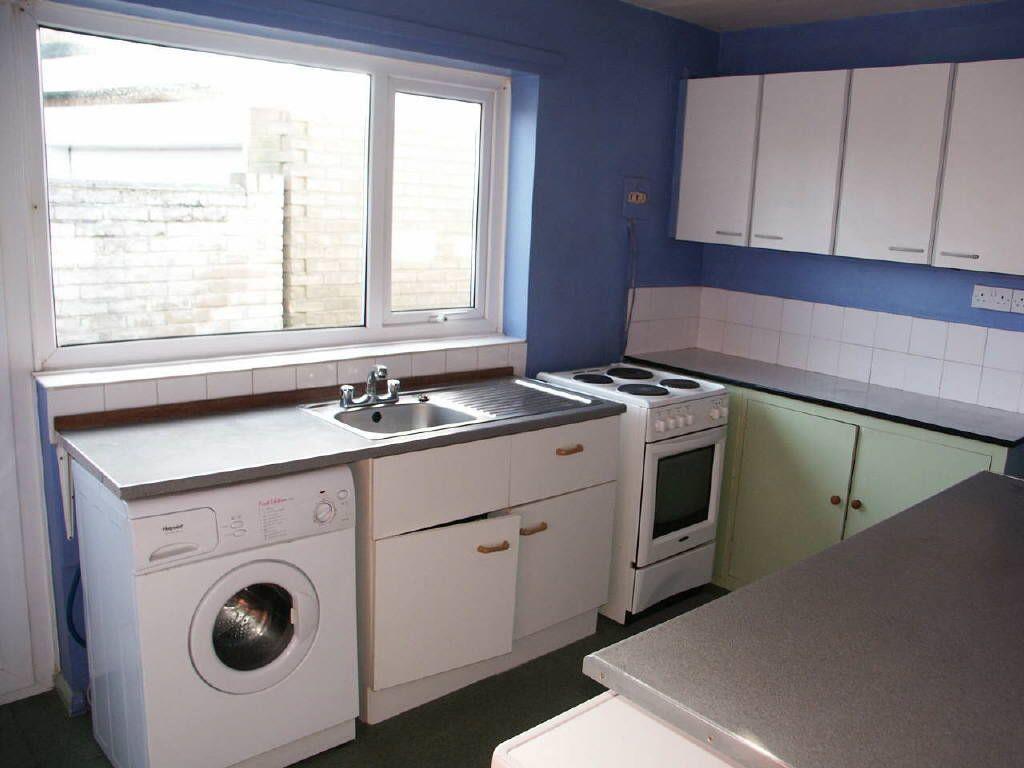 Pinewood Road, Hordle, Lymington, SO41 0GN 2 bed detached bungalow £