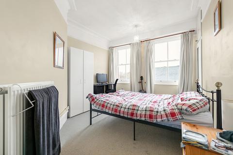 34 Kensington Hall Gardens, London, W14 9LS