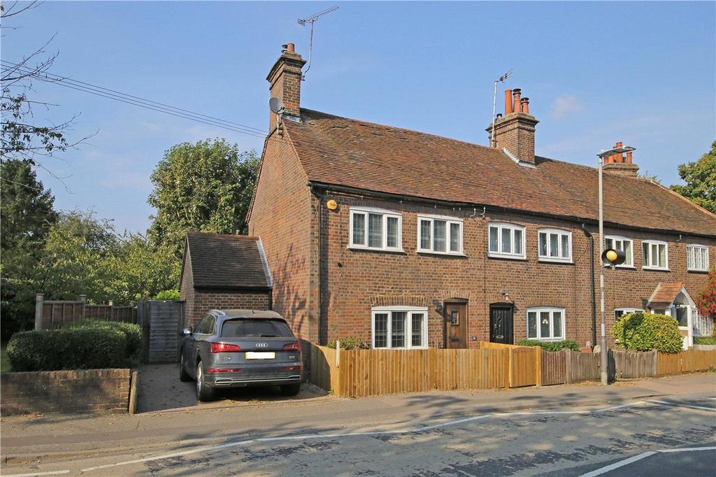 Hatching Green, Harpenden, Hertfordshire 3 bed end of terrace house £