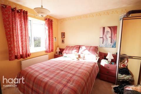 19 Allfields, Dovercourt, Harwich, CO12 4XS