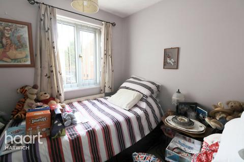 19 Allfields, Dovercourt, Harwich, CO12 4XS