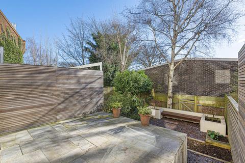 3 Shepherds Close, London, N6 5AG