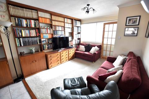 21 Becketts Close, Feltham, TW14 0BG