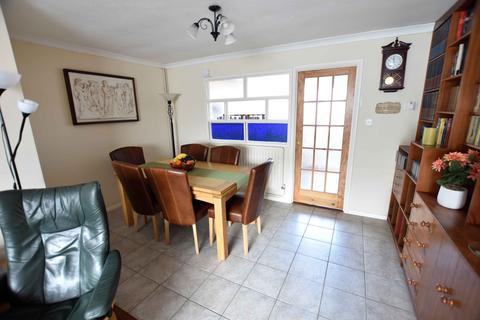 21 Becketts Close, Feltham, TW14 0BG