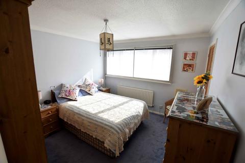 21 Becketts Close, Feltham, TW14 0BG