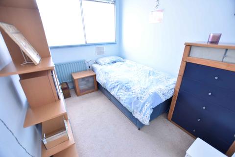 21 Becketts Close, Feltham, TW14 0BG