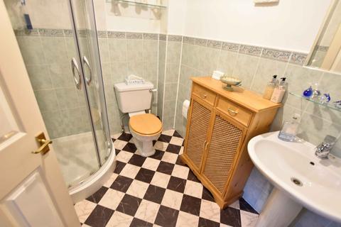 21 Becketts Close, Feltham, TW14 0BG