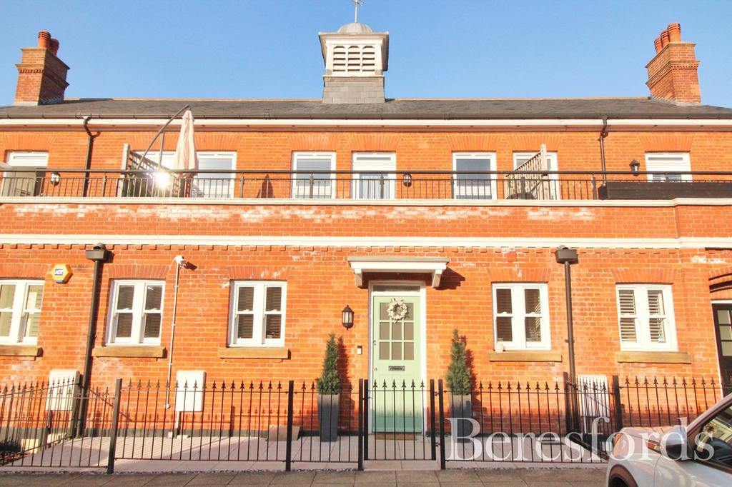 Kensington Way, Brentwood, Essex, CM14 3 bed terraced house £500,000