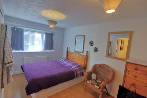 15 Lea Park Croft, Leeds, LS10 4RQ