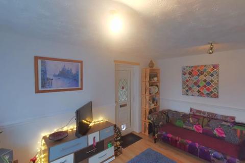 15 Lea Park Croft, Leeds, LS10 4RQ