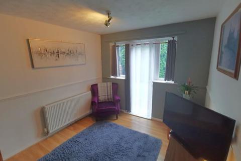 15 Lea Park Croft, Leeds, LS10 4RQ