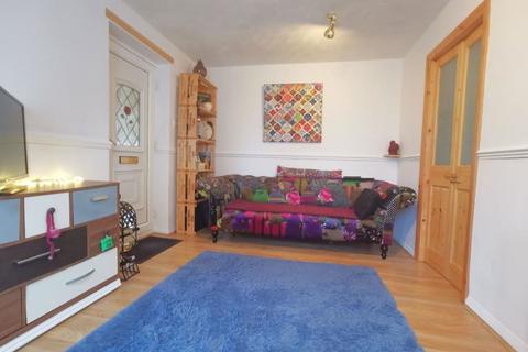 15 Lea Park Croft, Leeds, LS10 4RQ