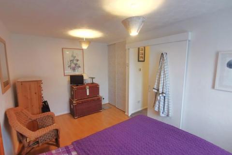 15 Lea Park Croft, Leeds, LS10 4RQ