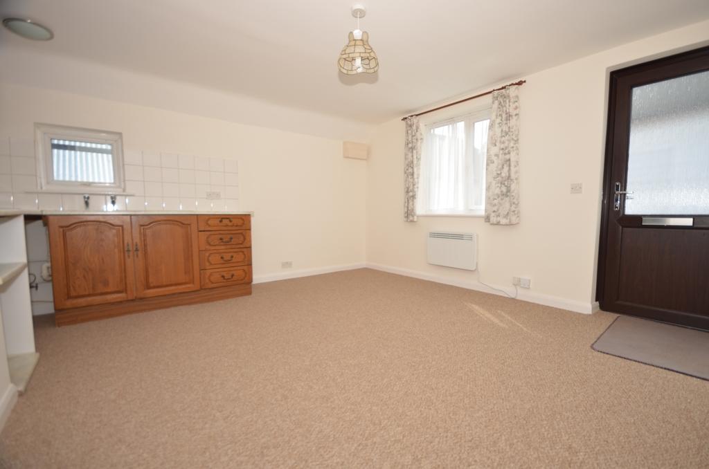 High Street Staplehurst TN12 1 bed flat £650 pcm (£150 pw)