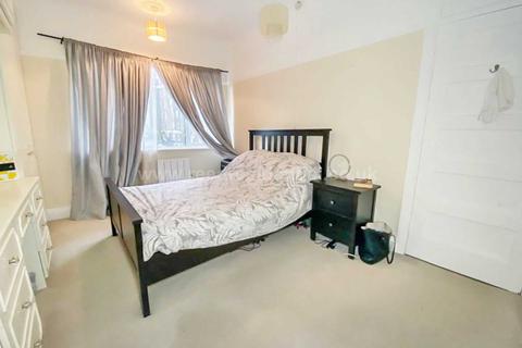 117a Broadway West, Leigh-on-sea, SS9 2BU
