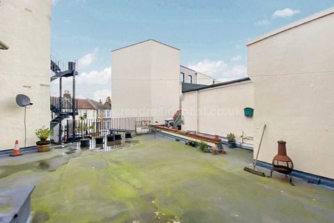 117a Broadway West, Leigh-on-sea, SS9 2BU