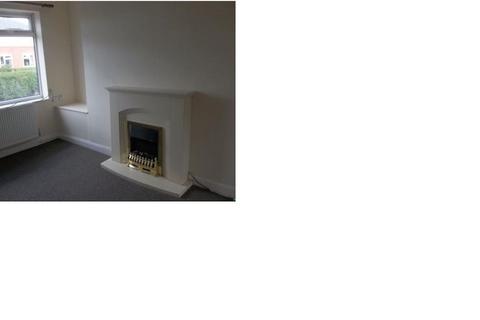 3 bedroom semi-detached house to rent, Park Avenue, Brierley