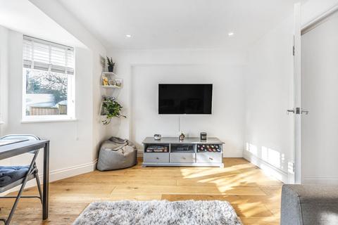 Flat 2, 30 Vicars Hill, London, SE13 7JL