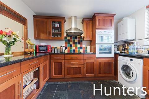 22 Burford Road, Brentford, TW8 0LS