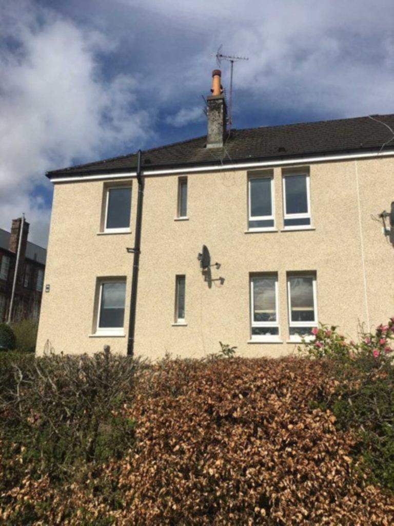 Calder Street, Lochwinnoch 2 bed flat £550 pcm (£127 pw)