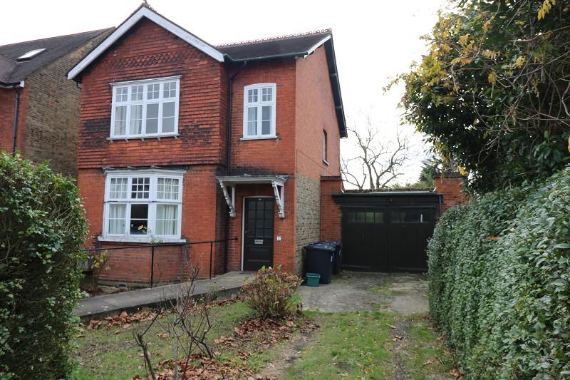 Rosemont Road, West Acton, London. W3 9LY House share £650 pcm (£150 pw)