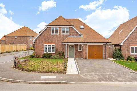 6 Abingworth Crescent, Thakeham, Pulborough, RH20 3GW