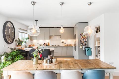 6 Abingworth Crescent, Thakeham, Pulborough, RH20 3GW