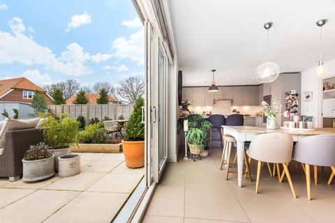 6 Abingworth Crescent, Thakeham, Pulborough, RH20 3GW
