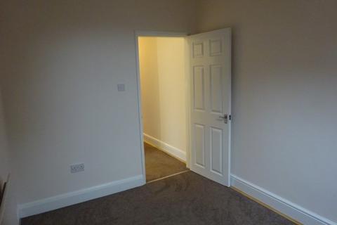 1 bedroom flat to rent, 82 High Street, Chatham ME4