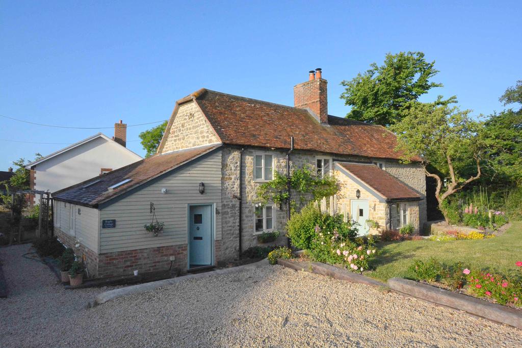 Bourton, Dorset SP8 3 bed detached house £465,000