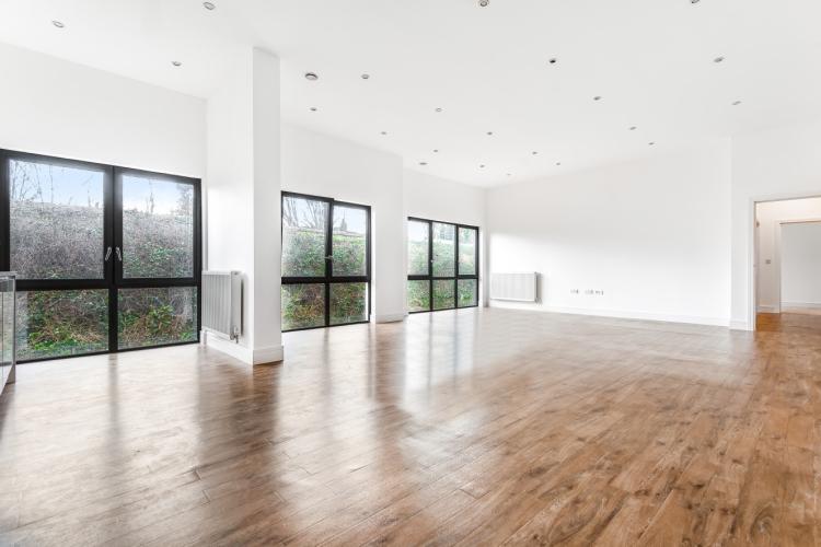 Gwynne Road Battersea SW11 2 bed flat £2,000 pcm (£462 pw)